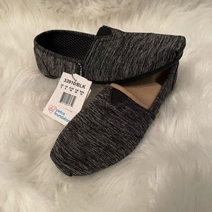 Womens NWT Black/Dark Grey Bobs Sketchers size 9